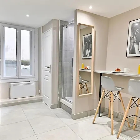 Studio Au Coeur Du Quartier Sentier Apartment